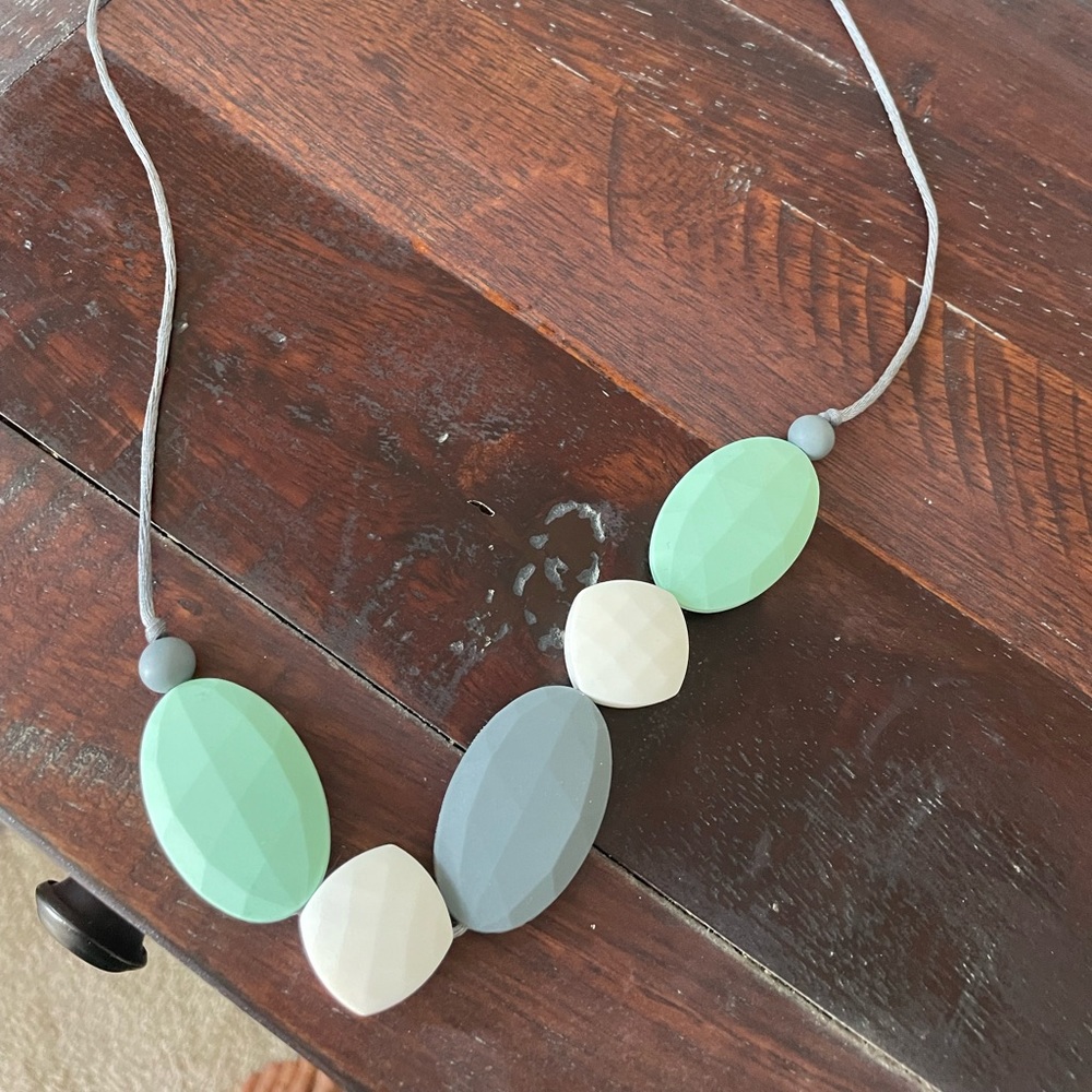 Teething necklace